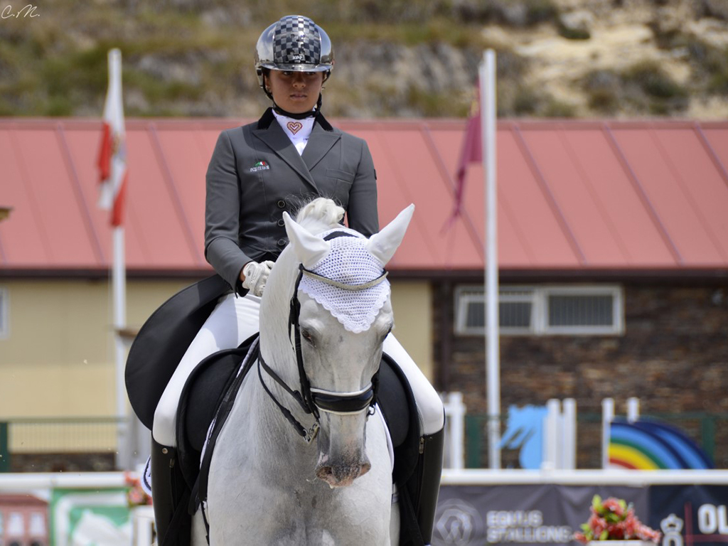 Carla de la Fuente, en una competición de doma. / LUCÍA C.