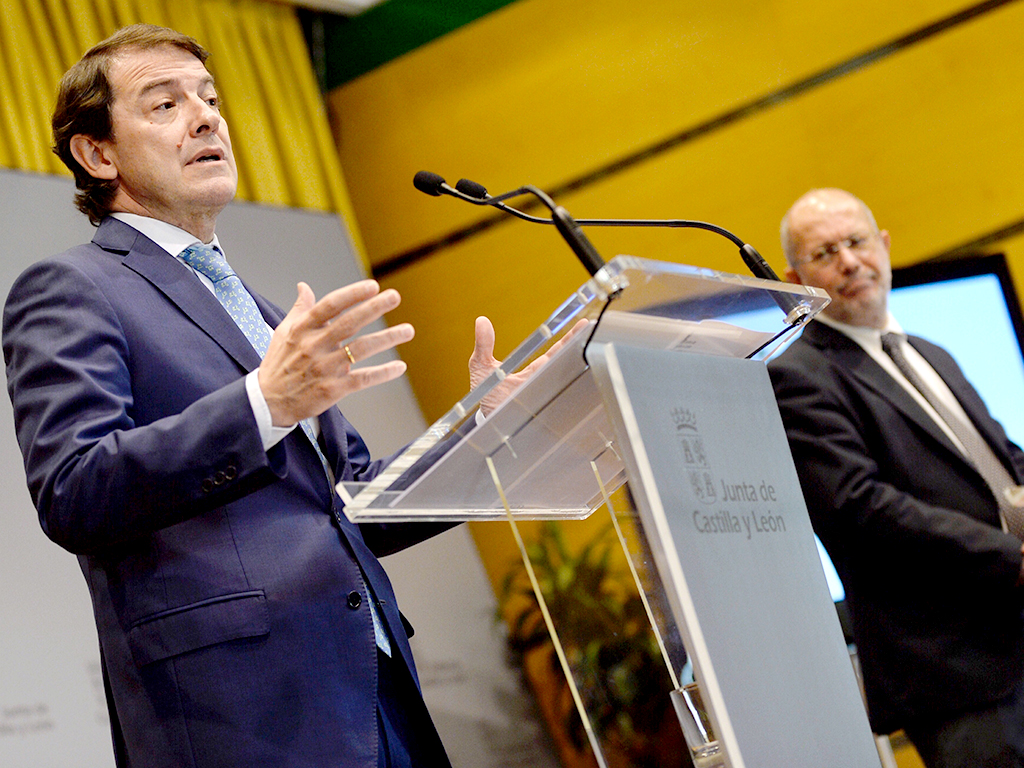 Alfonso Fernández Mañueco (izq) y Francisco Igea, en el balance del primer año de legislatura./ EFE