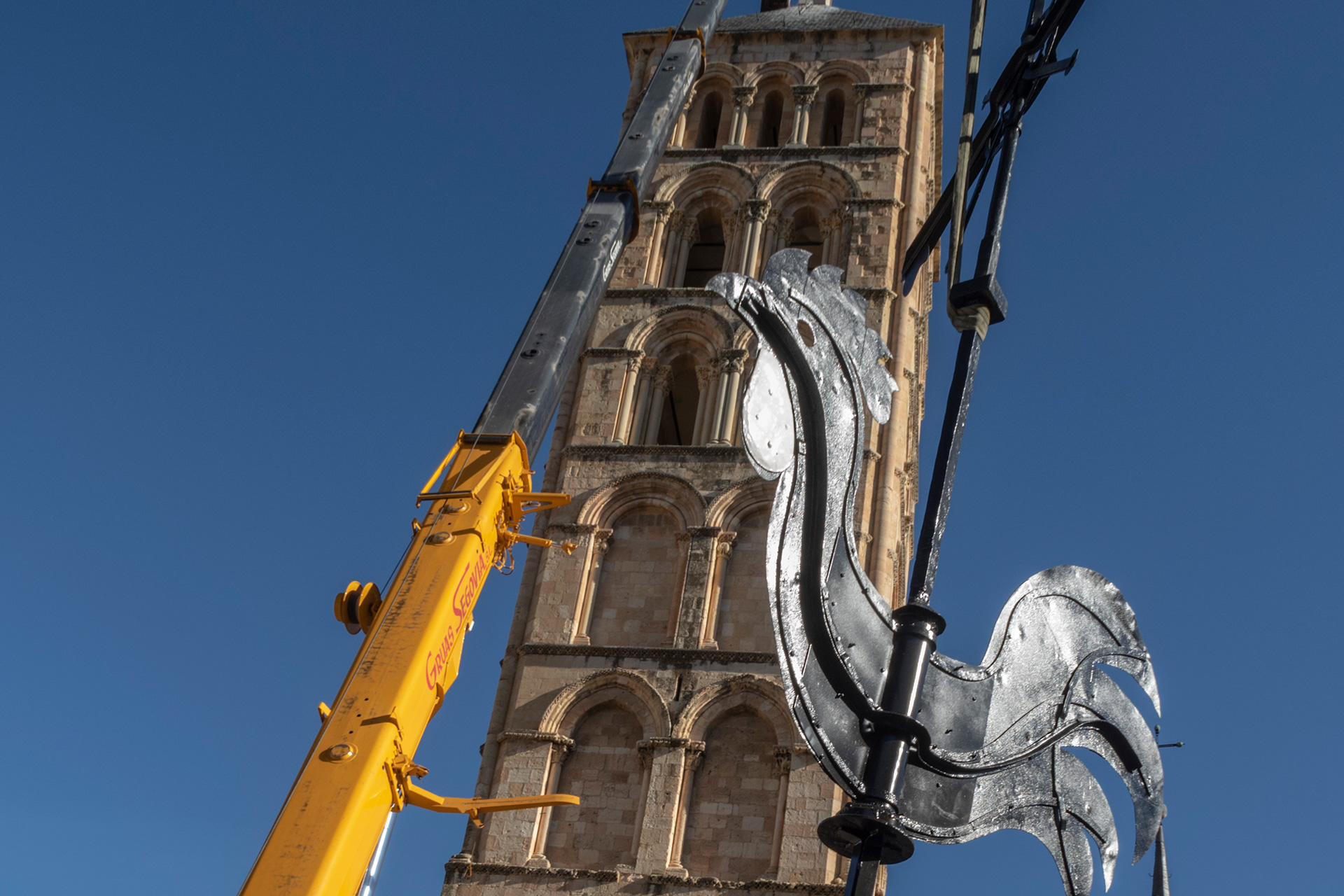 08 1kama Iglesia San Esteban Instalacion Veleta KAM9824 1