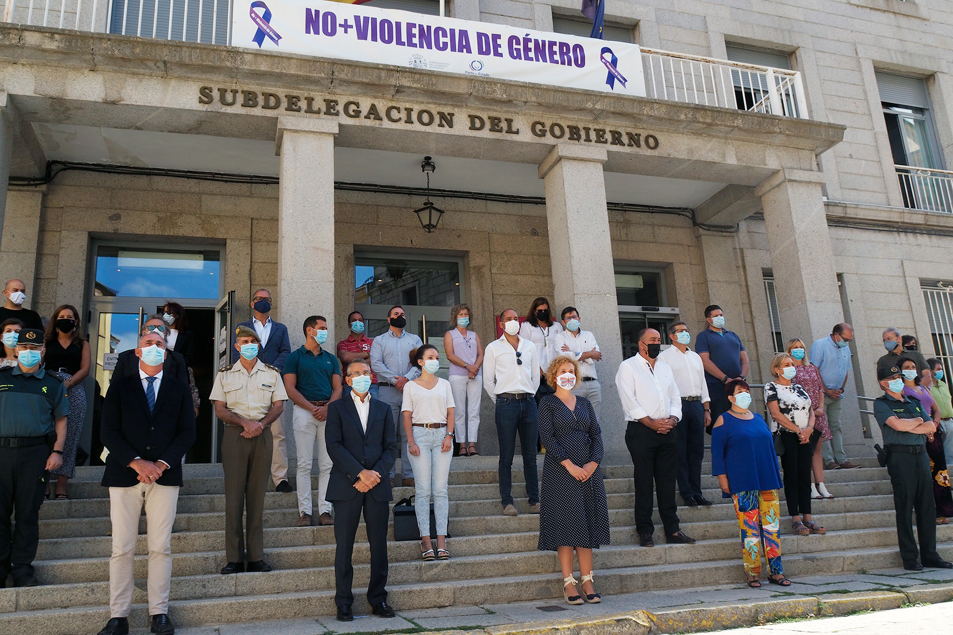 08 2kama Subdelegacion Minuto Silencio Asesinato Mujer San Ildefonso KAM7847