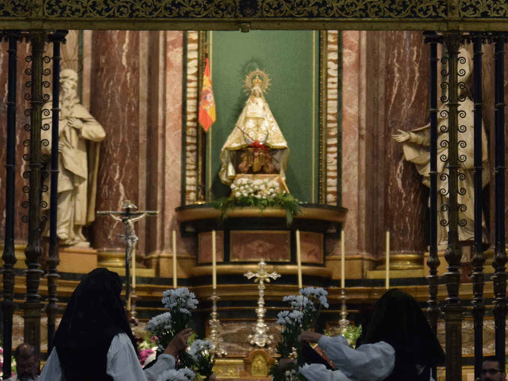 Las eucaristías de hoy y mañana se oficiarán en el Altar Mayor de la Catedral. /ROCÍO PARDOS