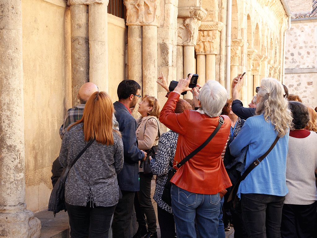 Participantes de la pasada edición de las jornadas sobre románico en Segovia. / NEREA LLORENTE