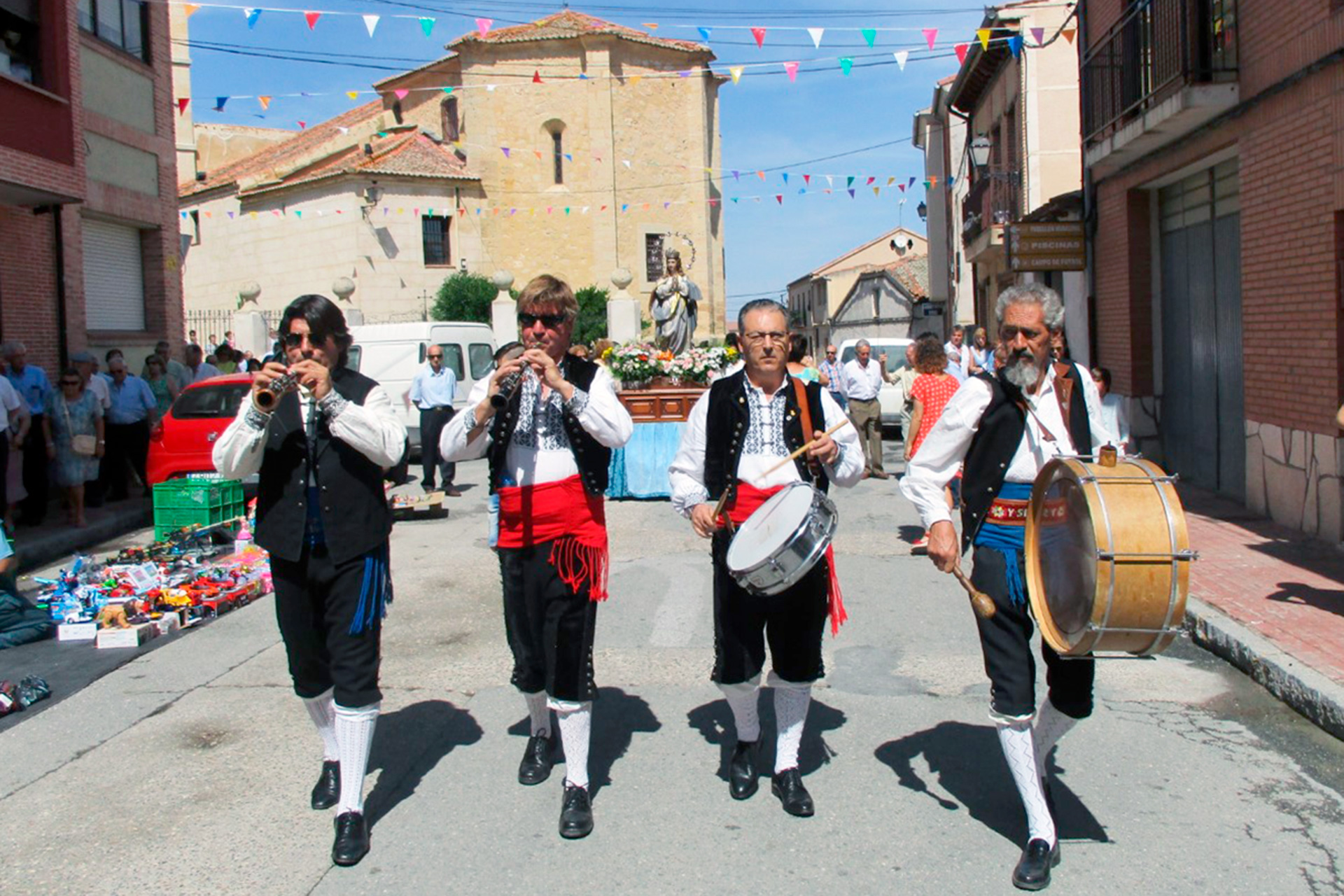 Este año no desfilarán los dulzaineros ni habrá procesión con la imagen de la Inmaculada.  /L.M.