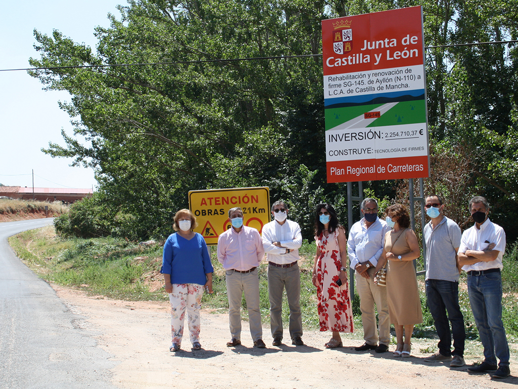 Visita de las autoridades a las obras de la carretera SG-145.