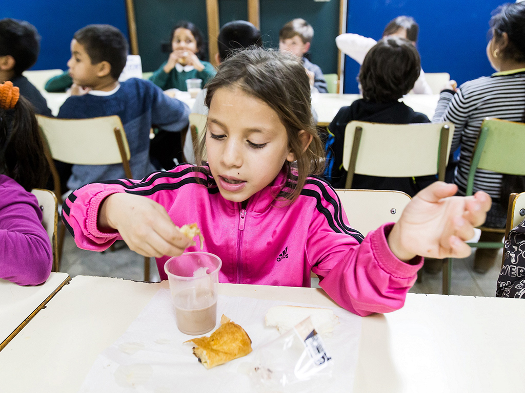 Uno de los desayunos subvencionados por la Fundación La Caixa./ E.A.