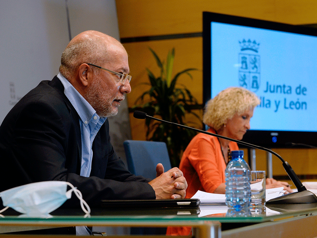 El vicepresidente de la Junta, Francisco Igea, y la consejera de Sanidad, Verónica Casado. / EFE