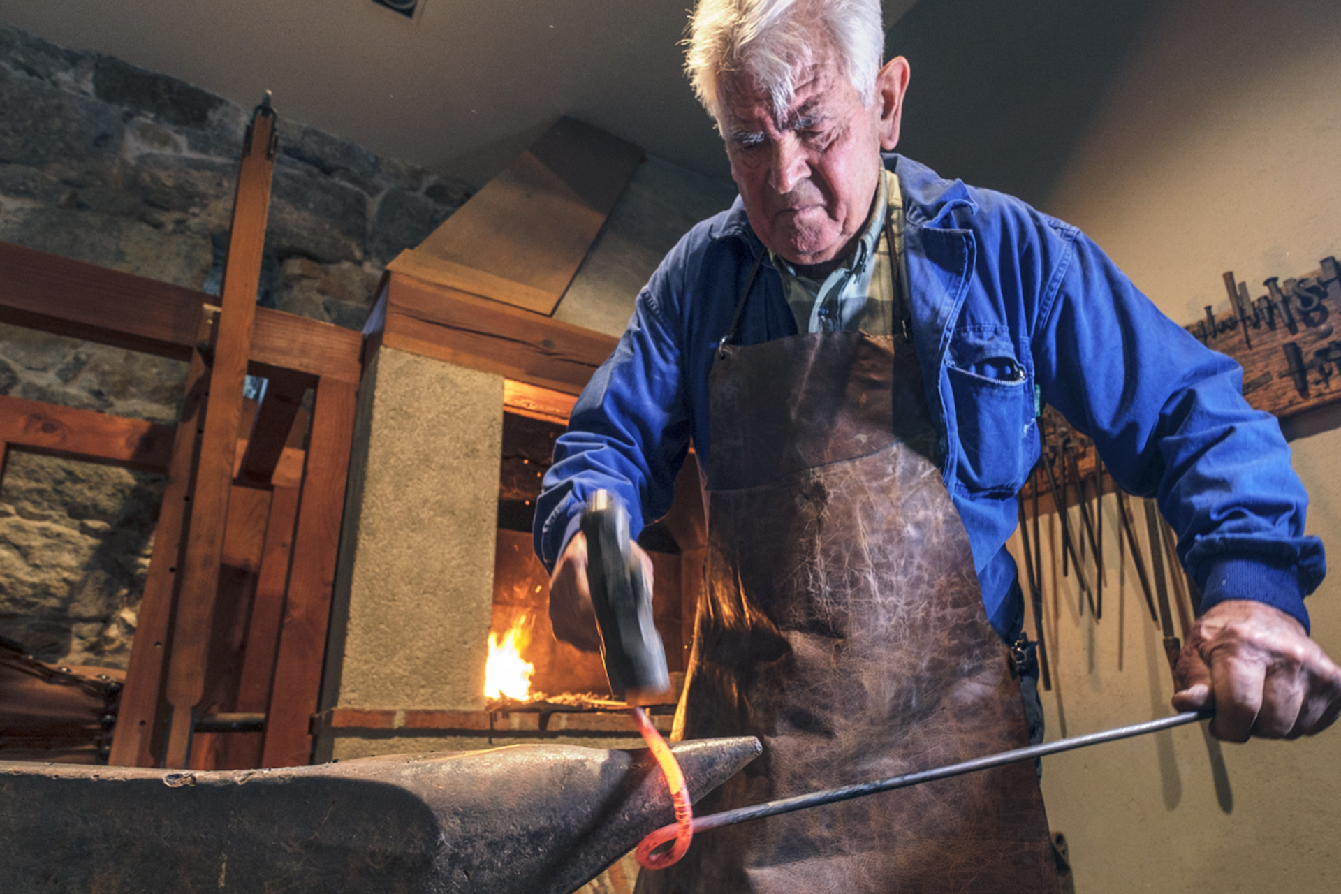 Elías de Andrés, en plena faena. /KAMARERO