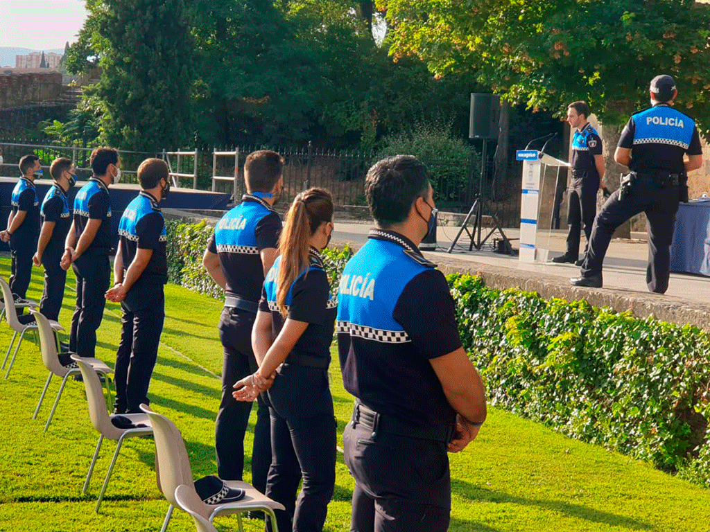 El viernes 7 de agosto tomaron posesión doce nuevos agentes de la Policía Local de Segovia. / E. A.