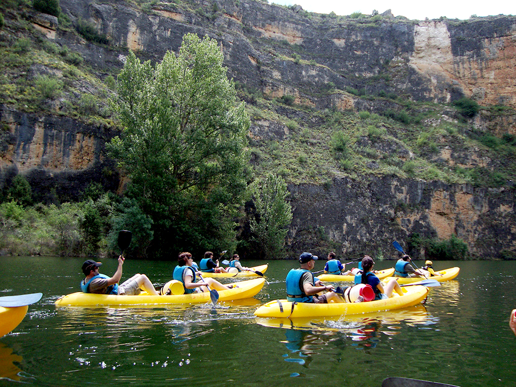 Imagen de archivo de una actividad de turismo activo en el río Duratón. / E.A.