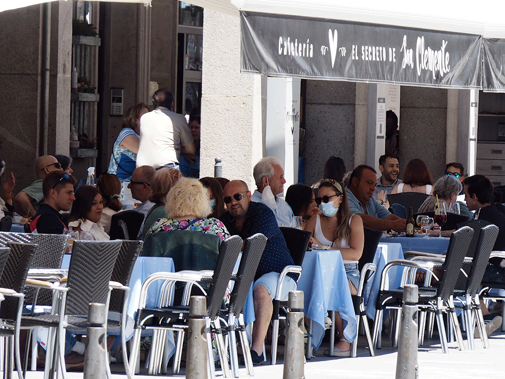 El Ayuntamiento anunció en 2018 la aprobación de una nueva ordenanza de terrazas de hostelería. / Nerea Llorente
