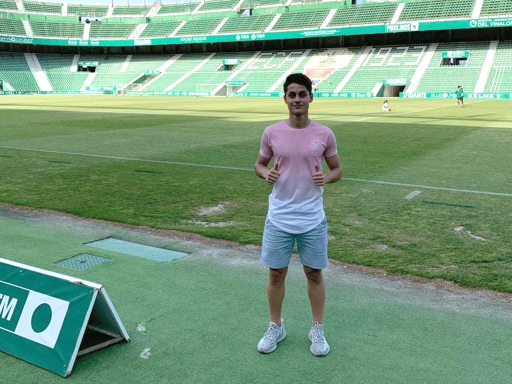 El centrocampista segoviano Jorge Sánchez, en su etapa con el Elche CF. / EL ADELANTADO