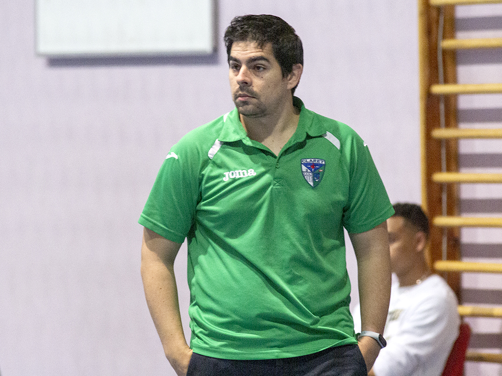 Diego Pascual, durante uno de los encuentros disputado por el CD Claret en el pabellón Emperador Teodosio./ NEREA LLORENTE