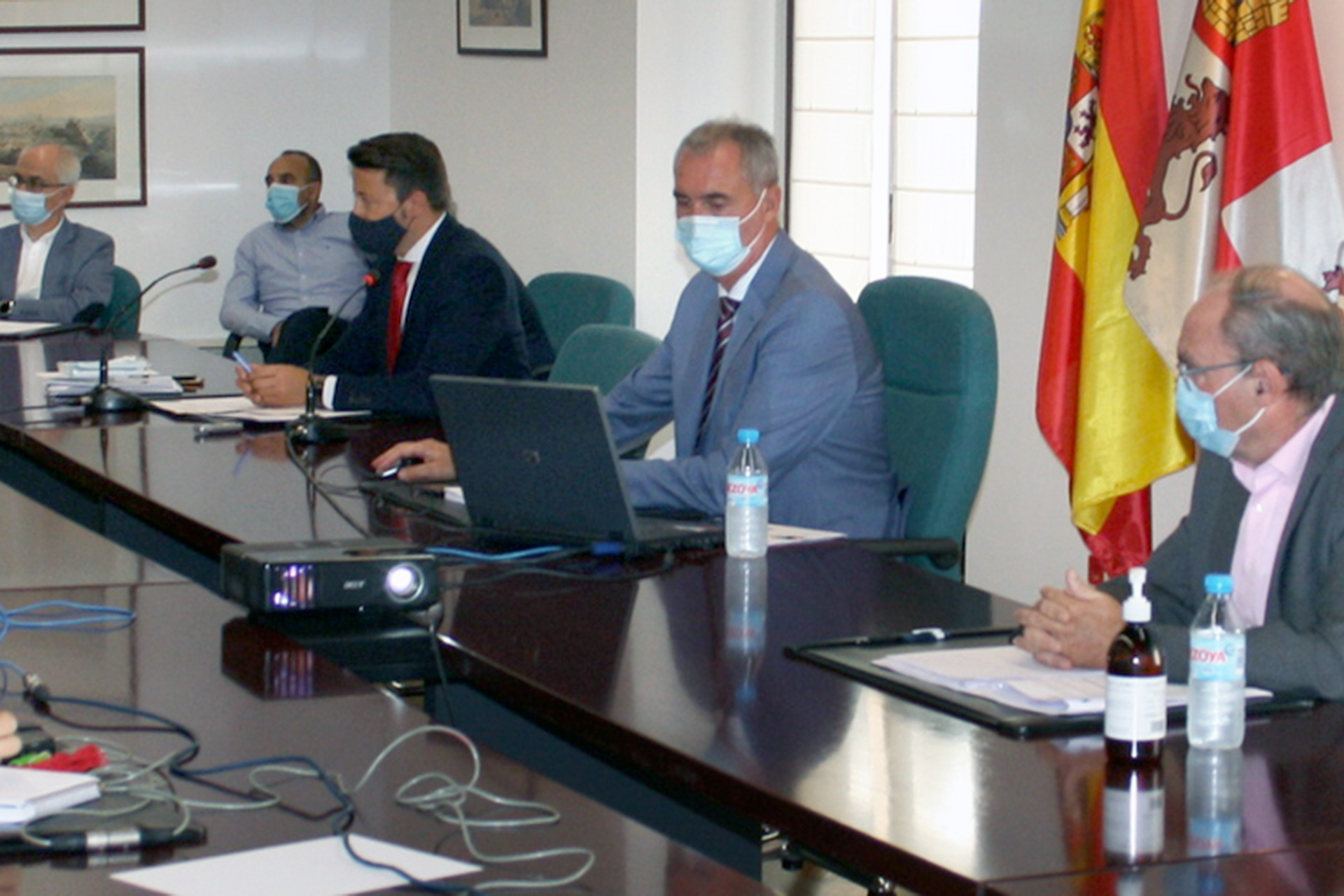 La presentación del curso tuvo lugar en la Delegación Territorial de la Junta, en la Plaza de la Reina Doña Juana. / E.A