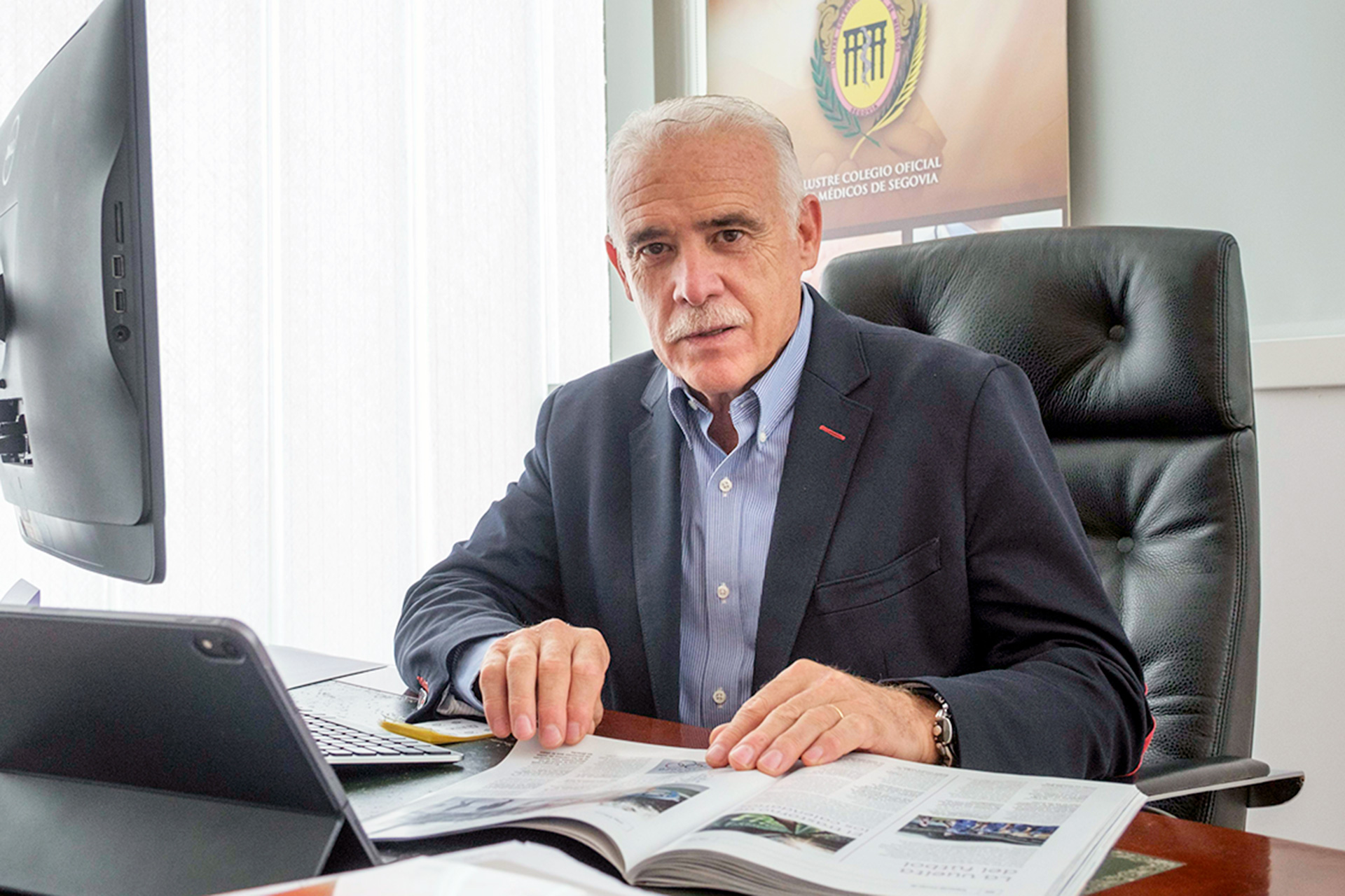 05 1kama Enrique Gilabert Entrevista Colegio Medicos KAM0973