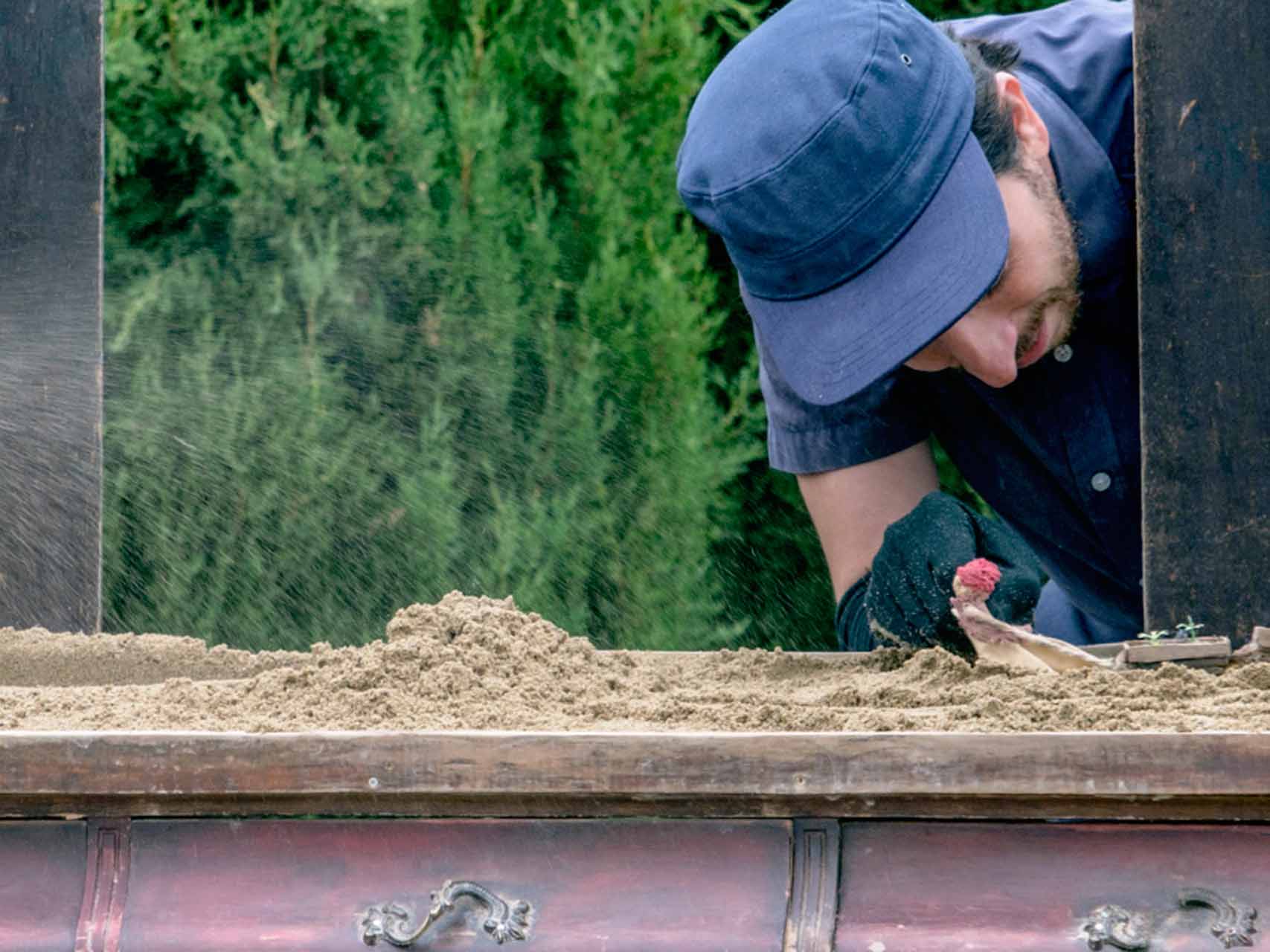 Una de las escenas del espectáculo ‘Kumulunimbu’, ayer en el Jardín del Seminario. / KAMARERO