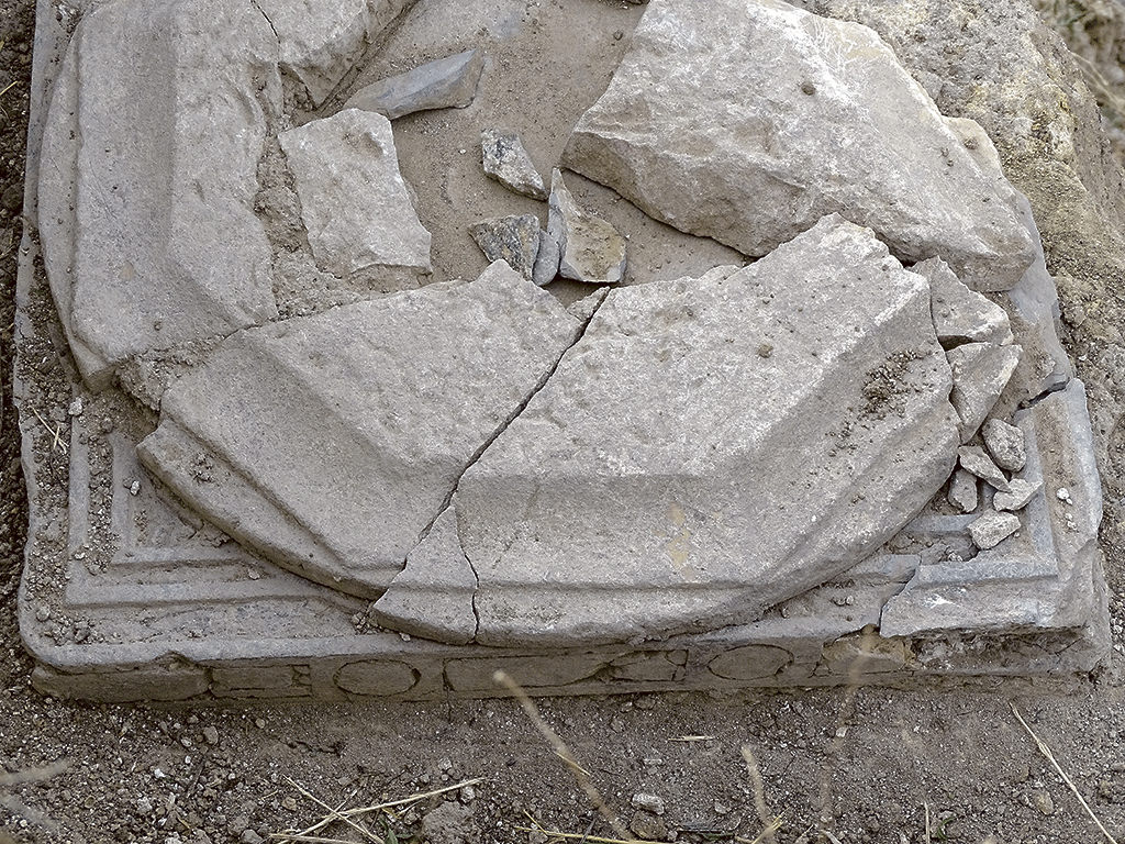 Base romana encontrada en las excavaciones del Cerro de Los Almadenes, en Otero de Herreros. / E.A