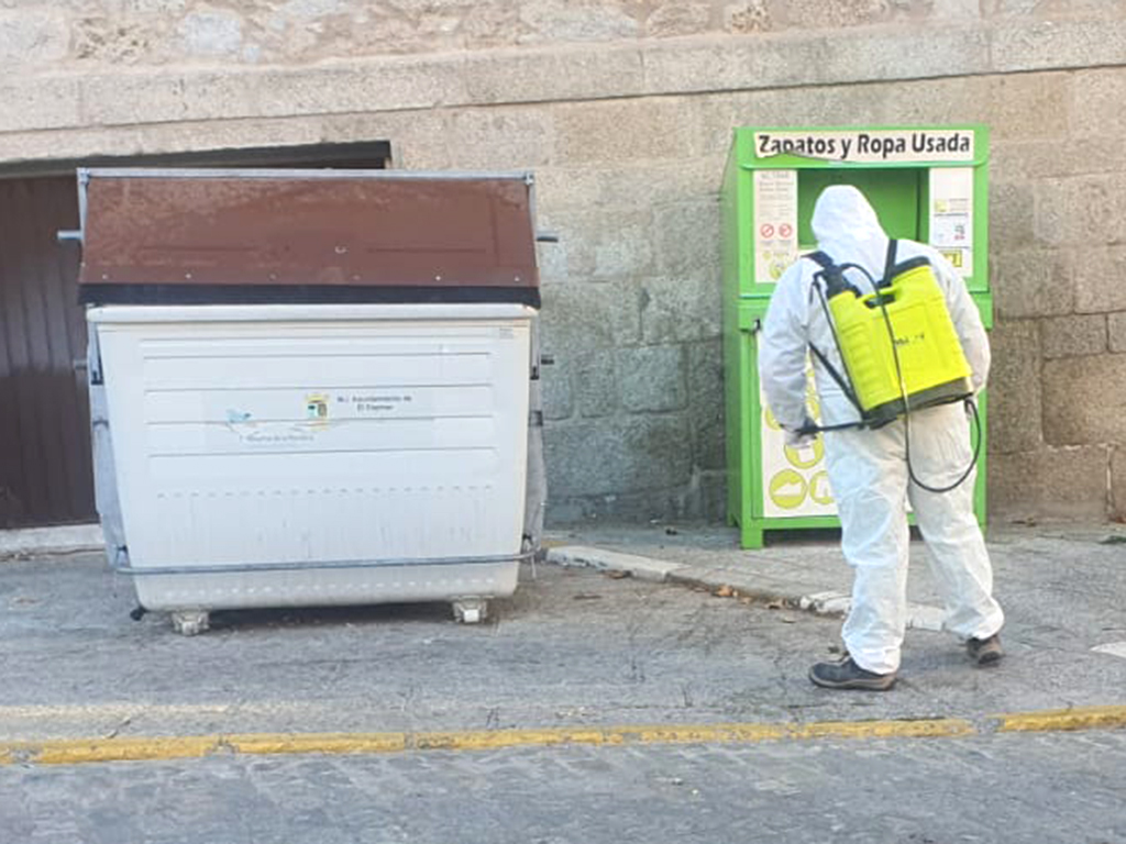 Trabajos de desinfección en El Espinar. / EL ADELANTADO