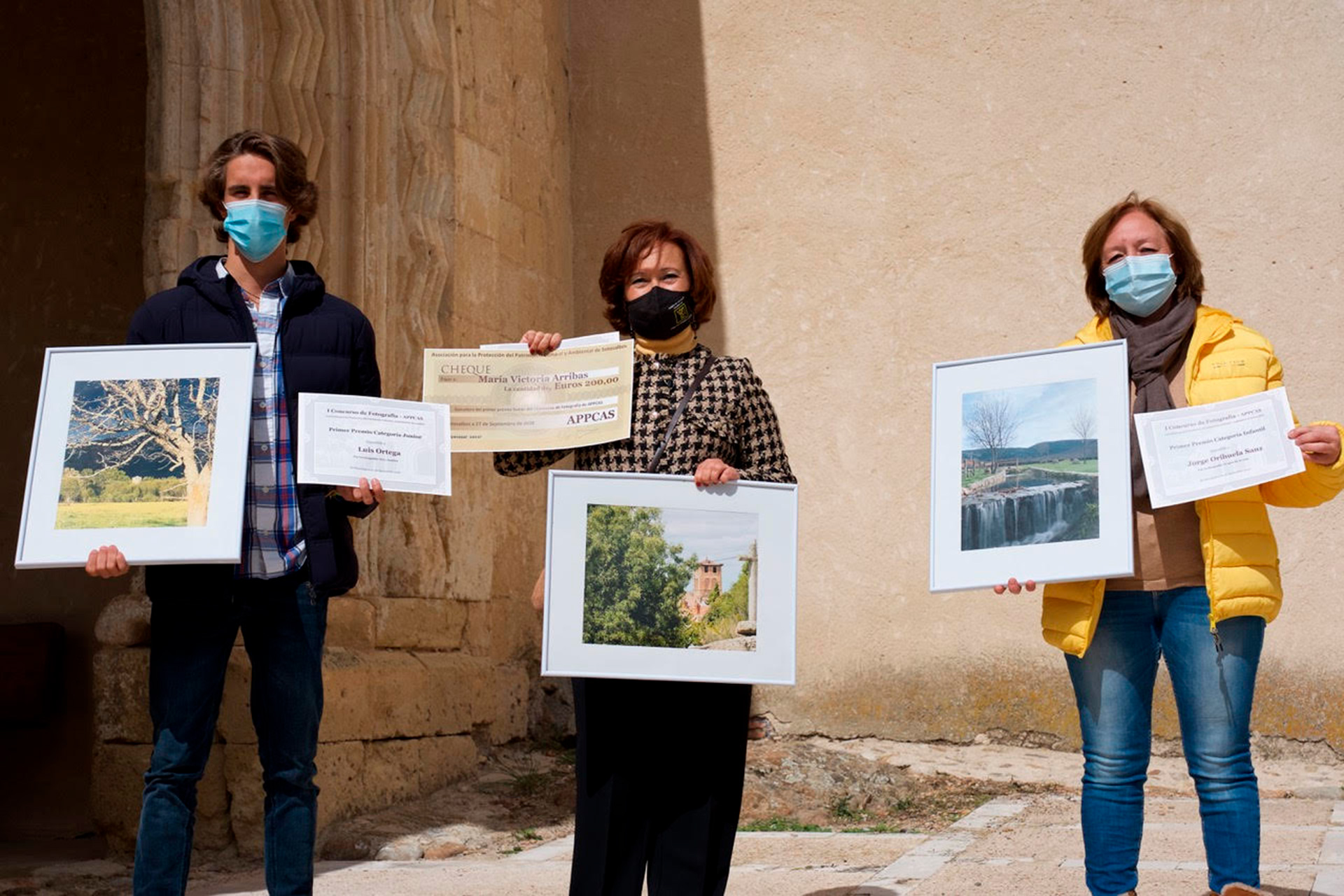 Orihuela, Ortega y Arribas ganan el I Concurso de Fotografía de Sotosalbos 1 Ganadores de la primera edición del certamen, con sus fotografías./E.A.