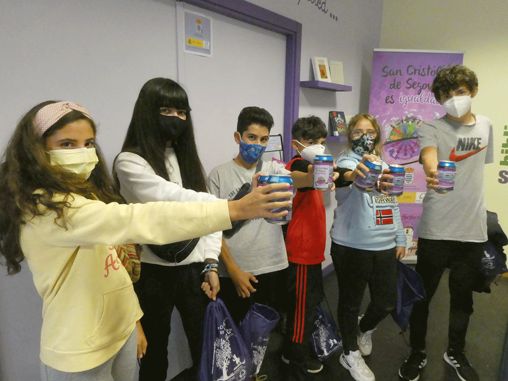 Los más pequeños también se han implicado en esta iniciativa. /E.A.