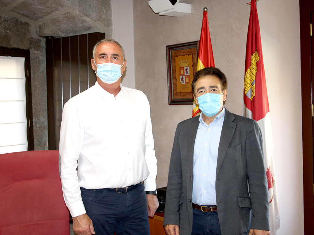 El delegado y el alcalde se reunieron en la Delegación Territorial, en Segovia. /E.A.
