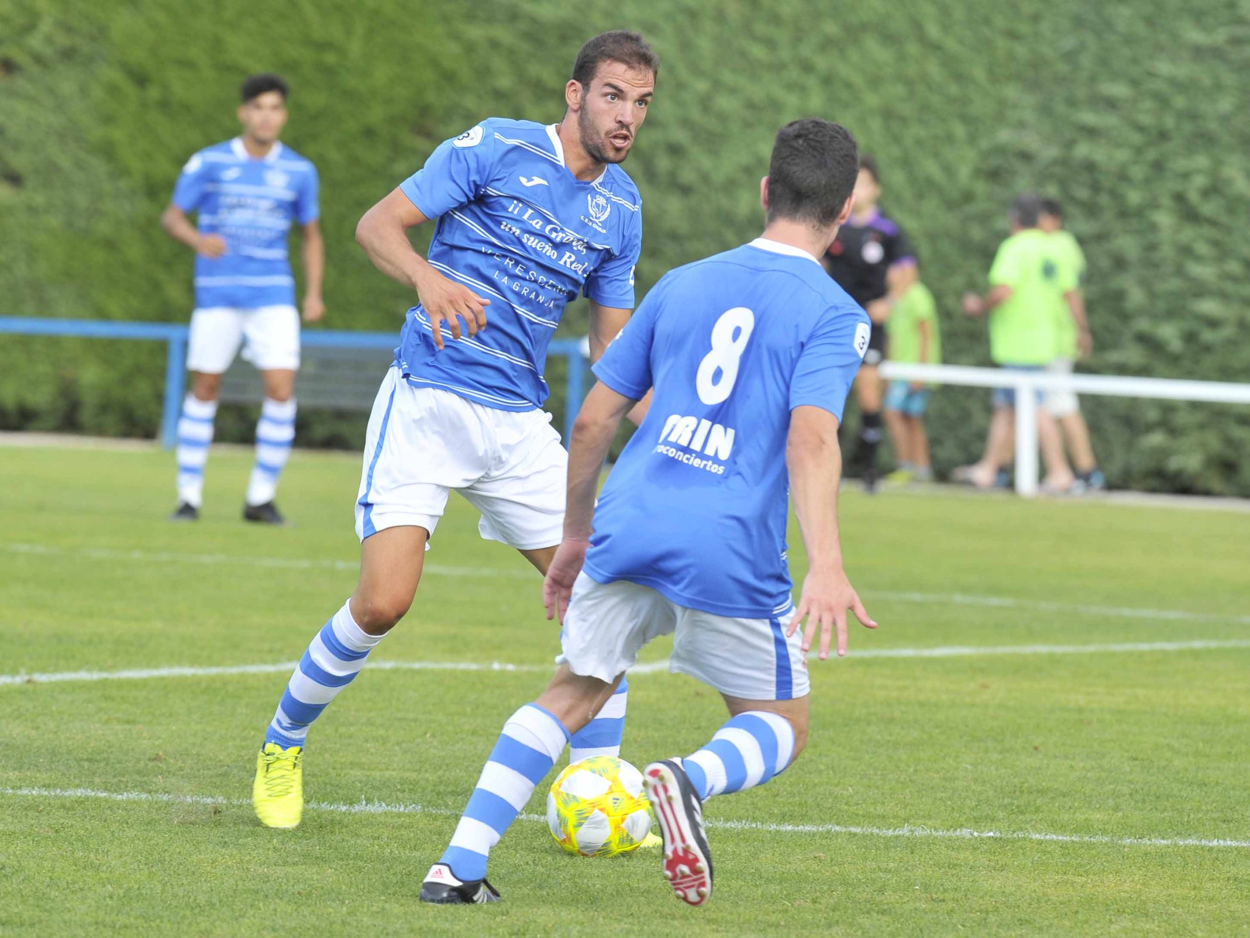 Víctor Velasco, durante un partido de la pasada temporada con el CD La Granja. / KAMARERO