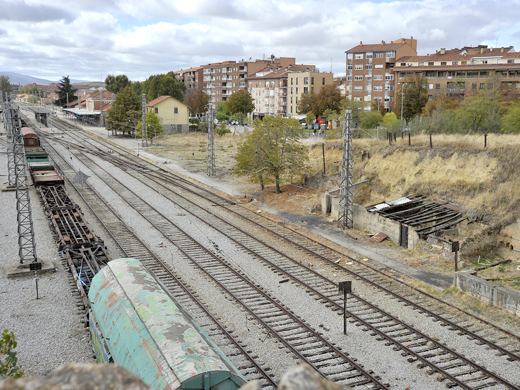 El consejero asume el compromiso de financiar la nueva estación de autobuses de Segovia 2 4 2kama adif terrenos