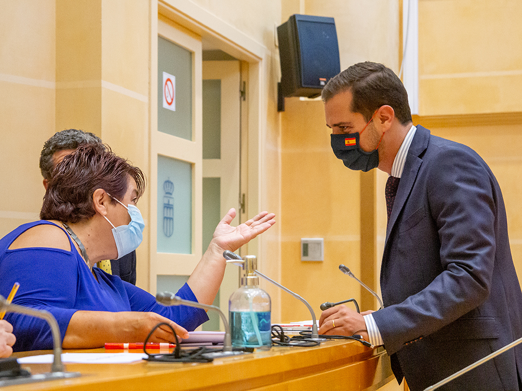 Los bloques políticos quedan retratados en el debate sobre ahorros municipales 2 4 2nerea pablo perez y clara luquero