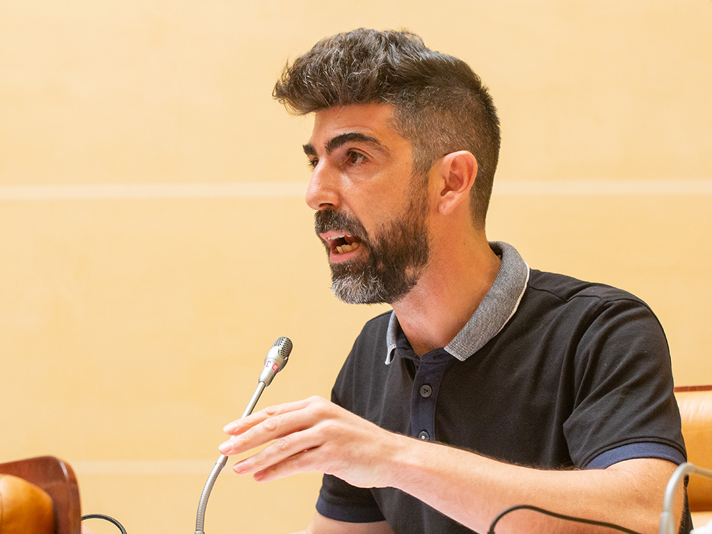 Guillermo San Juan, portavoz y único concejal de Podemos en el Ayuntamiento de Segovia. / NEREA LLORENTE