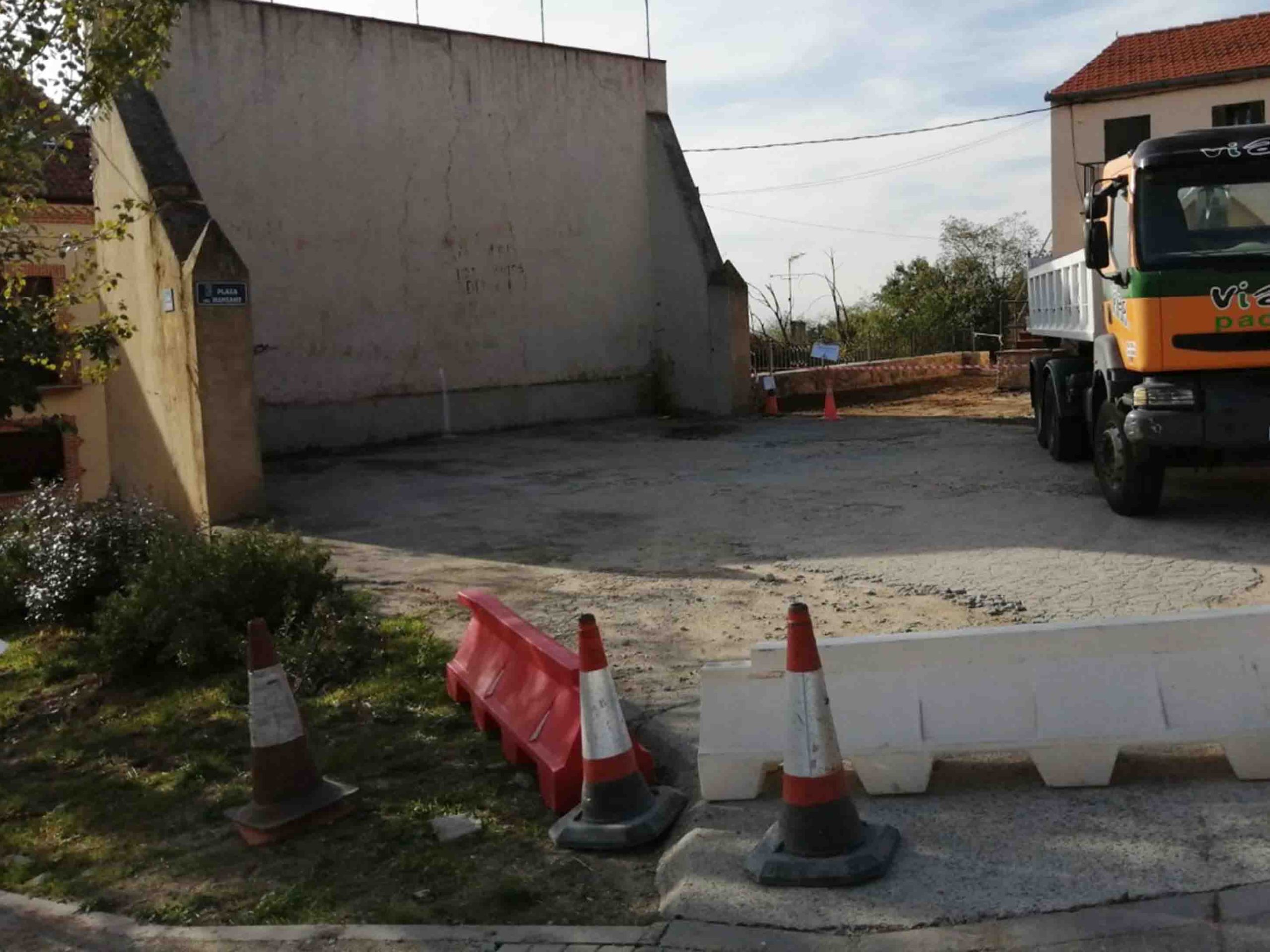 Obras en el frontón de Revenga. / EL ADELANTADO