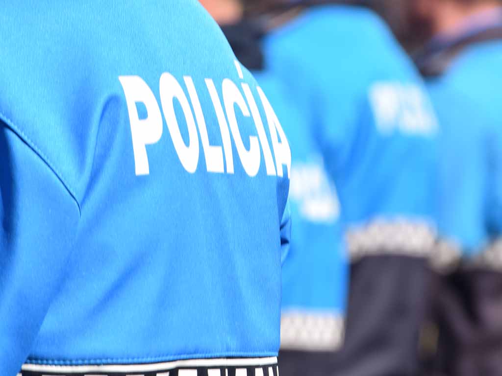 Varios agentes de la Policía Local de Segovia. / ROCÍO PARDOS