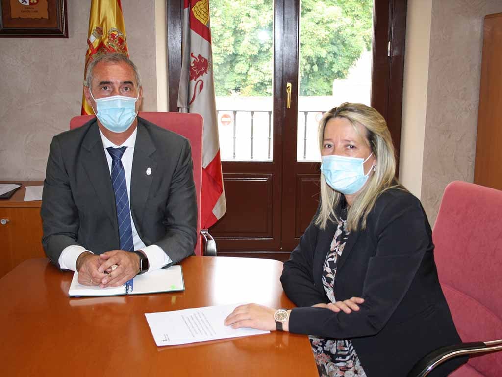 Reunión con la nueva secretaria territorial de la Delegación. / E.A