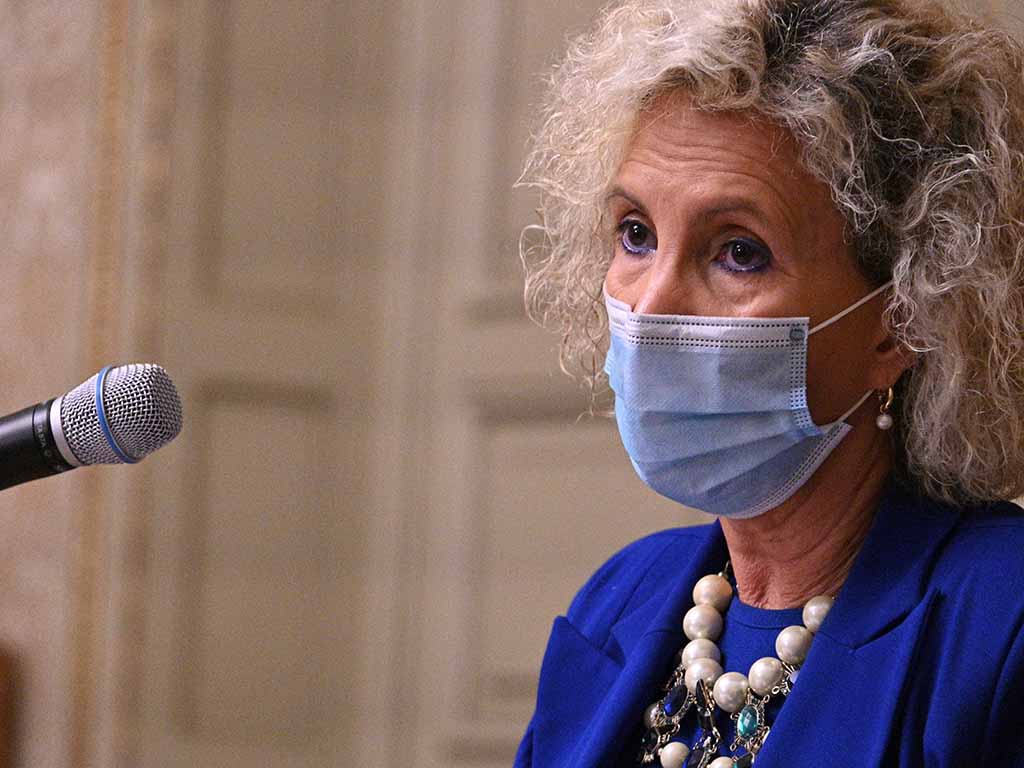 La consejera de Sanidad, Verónica Casado, durante una rueda de prensa. / EFE-J.M.GARCÍA