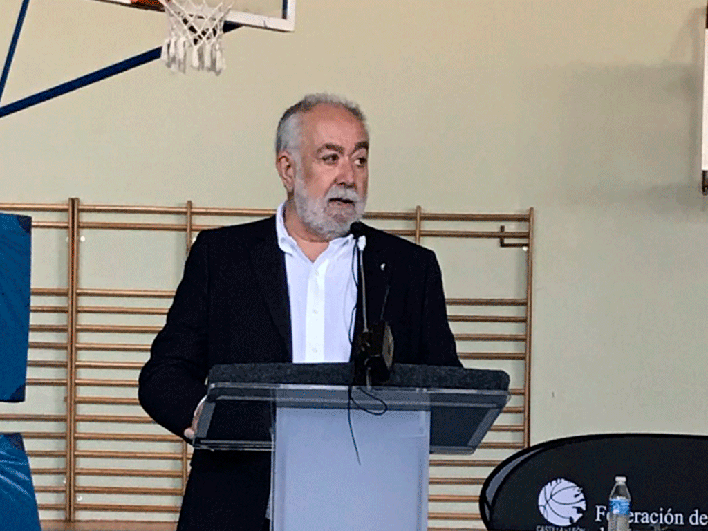 Óscar Castañeda, en su primer discurso como presidente./ FBCYL