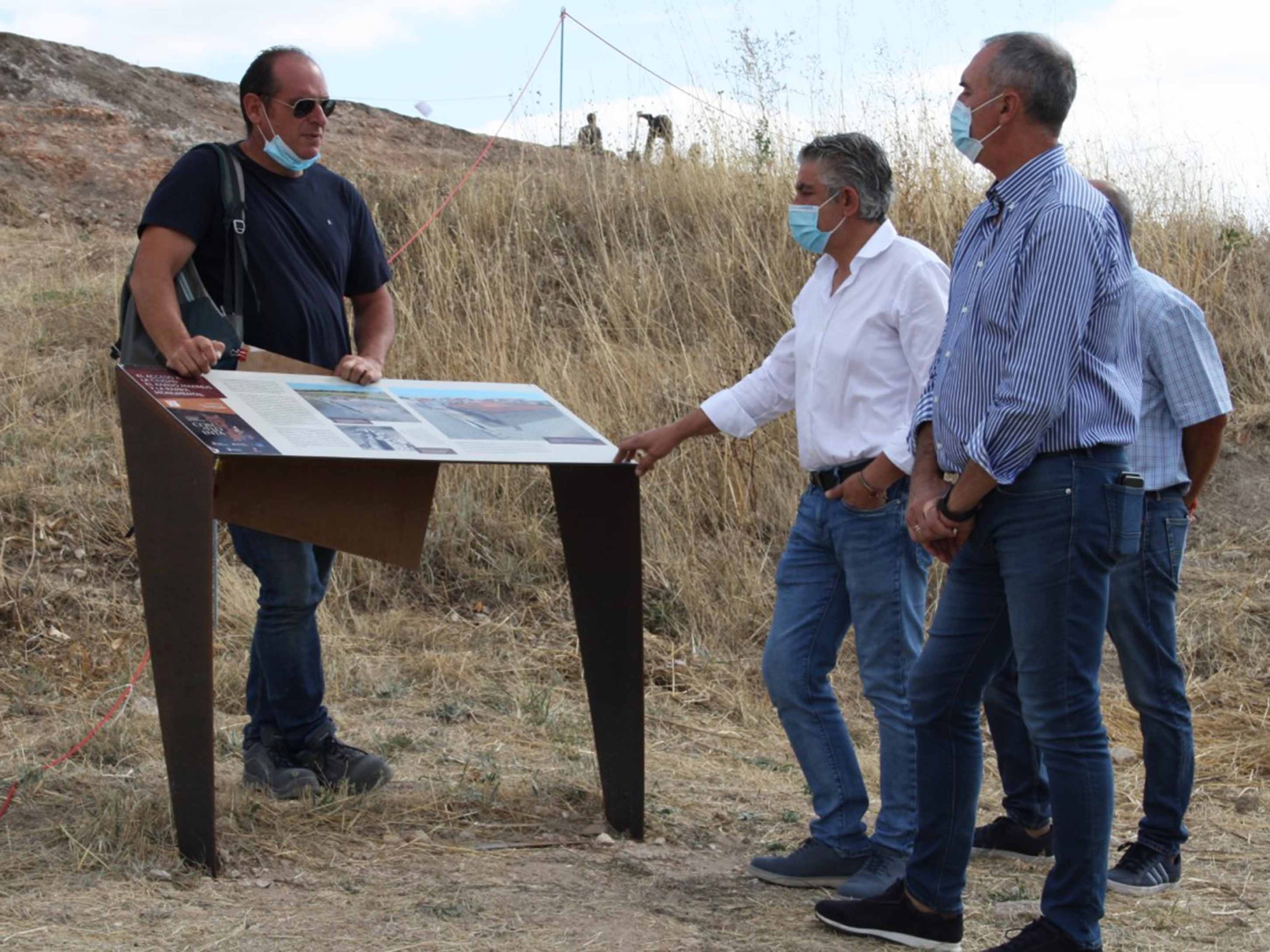 Visita a Duratón, del delegado de la Junta, José Mazarías. / EL ADELANTADO