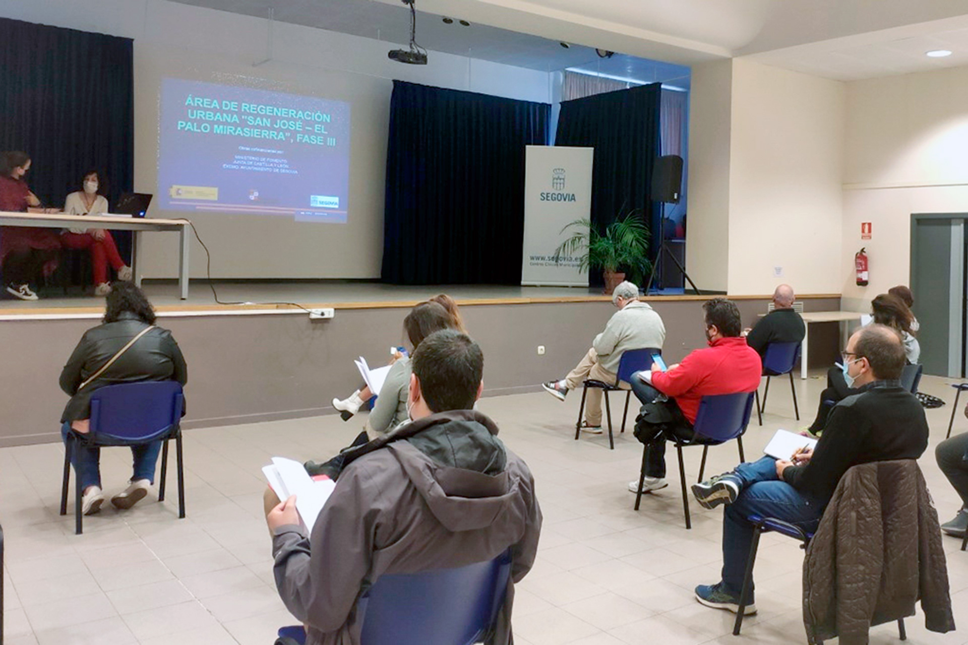 Cuenta atrás para la 3ª Fase de la regeneración urbana en San José 2 04 2 Reunion vecinos ARU San Jose