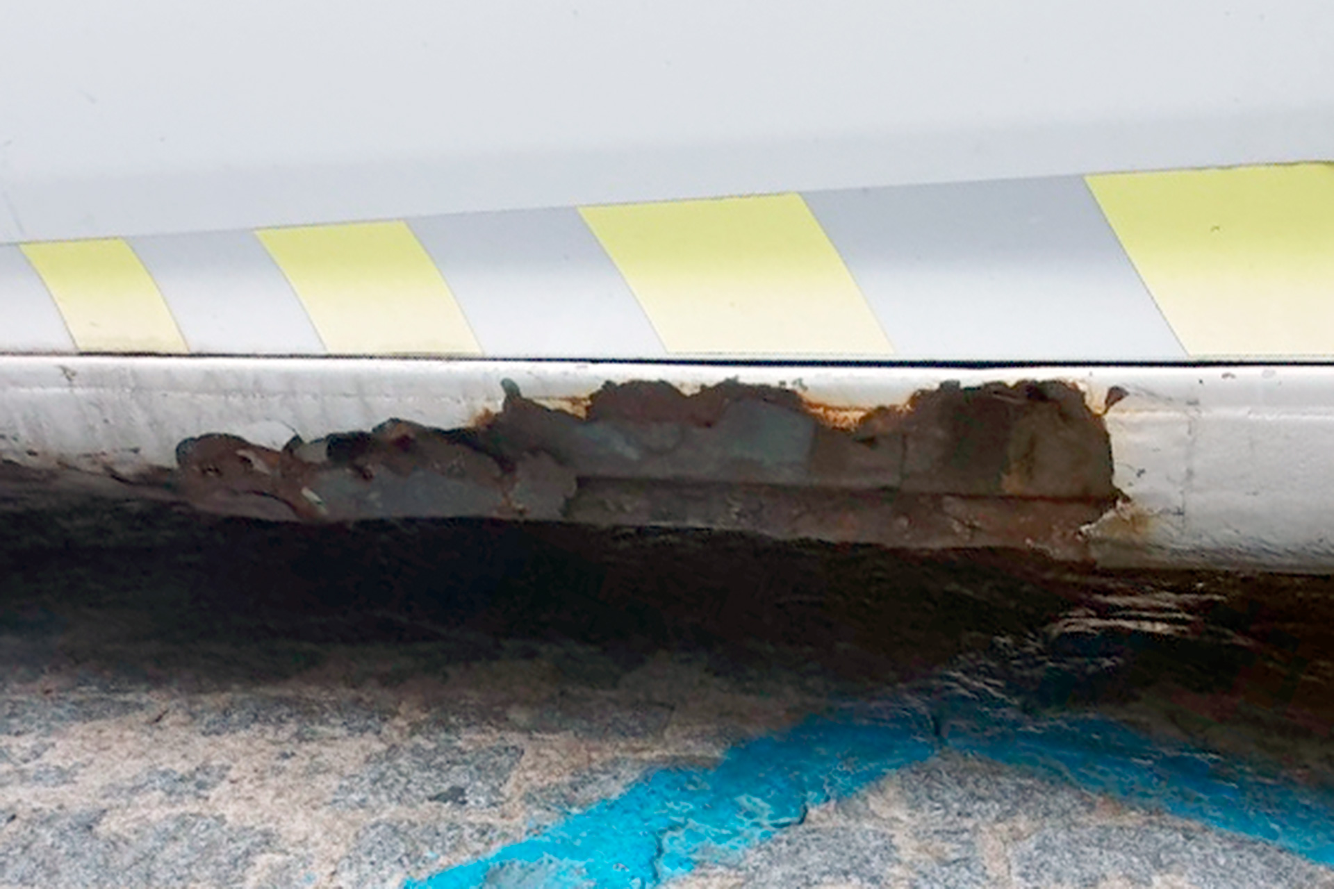 El PP denuncia el mal estado de los vehículos de la Policía Local 4 06 3 detalle coche policia