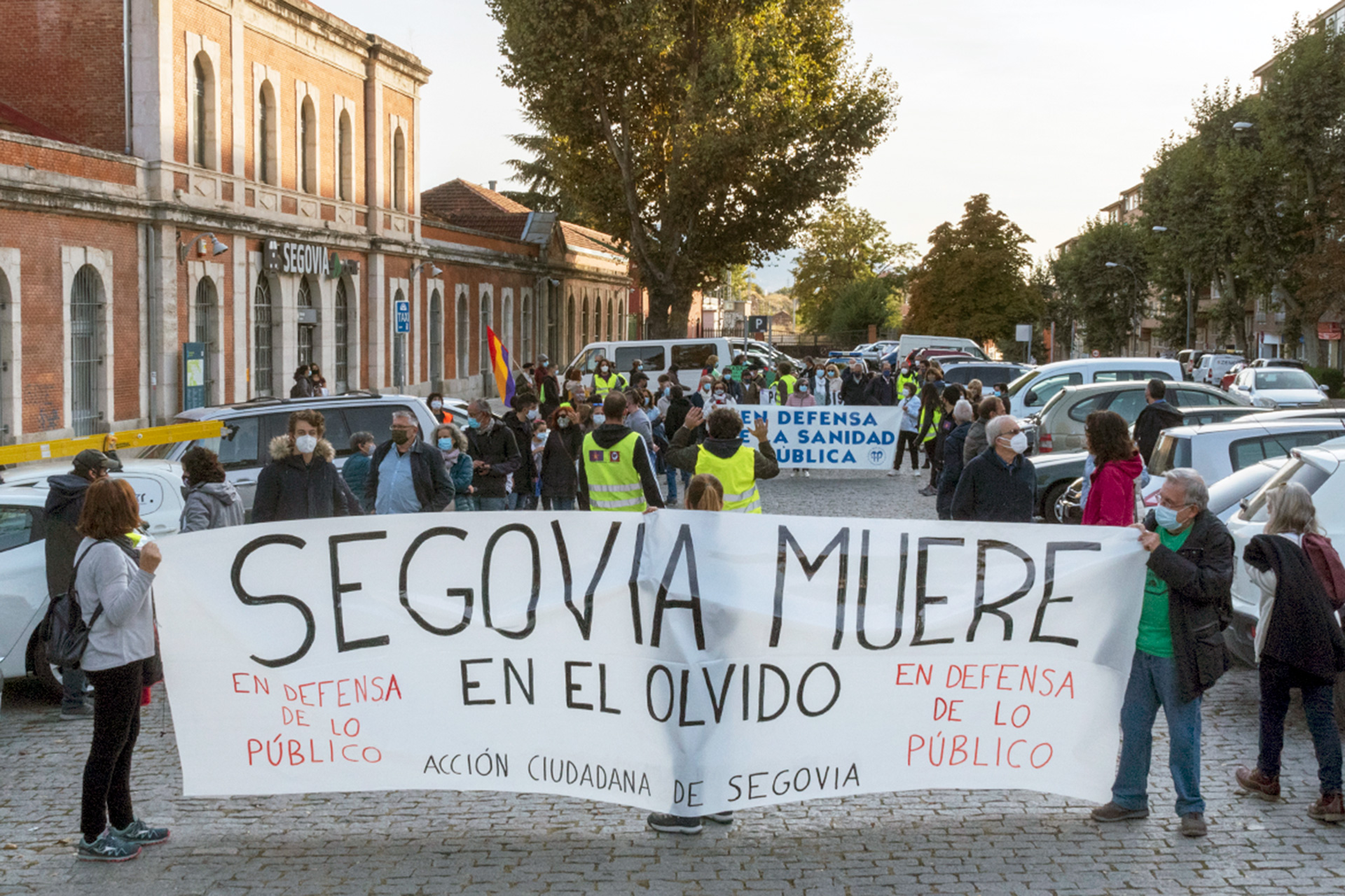 La manifestación partió de la antigua estación de Renfe de Segovia. /KAMARERO