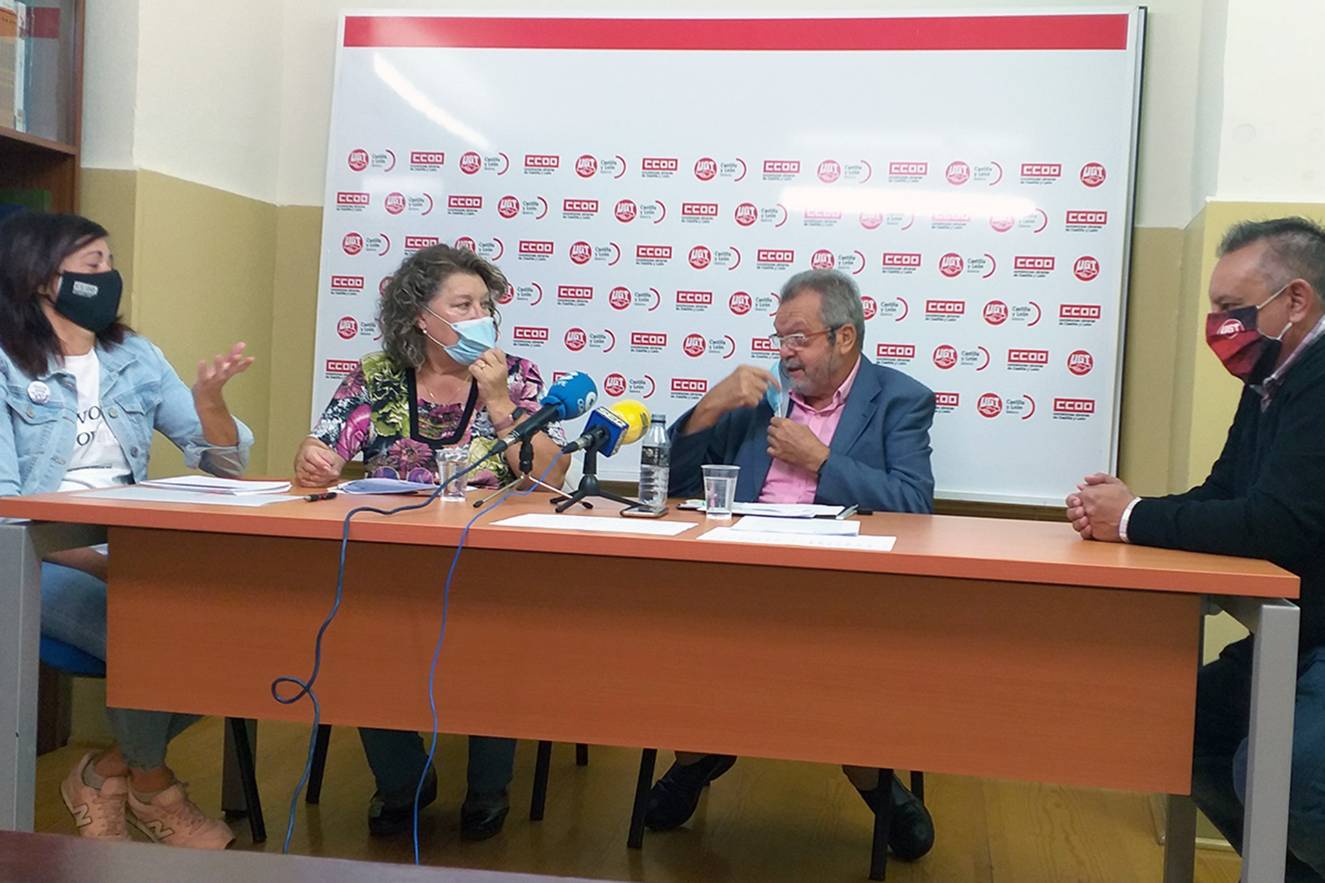 Los sindicalistas dieron a conocer los detalles del manifiesto que harán público hoy. / E.A