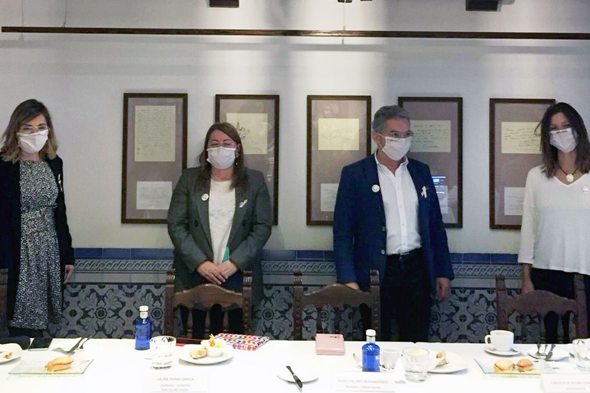 La mesa de ponentes, en un momento de su intervención en la jornada. / E.A