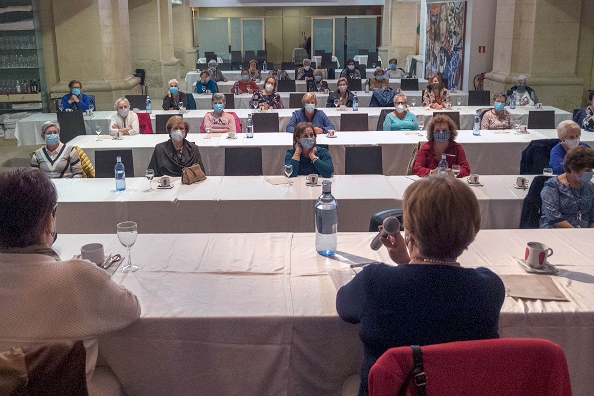 La asamblea se celebró el pasado jueves en un restaurante de la capital. / Kamarero