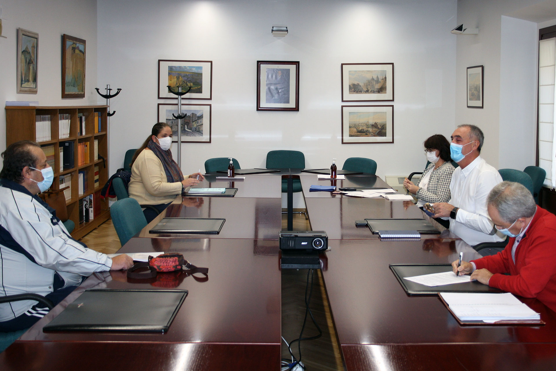 El  encuentro tuvo lugar en la sede de la Delegación Territorial. / E.A