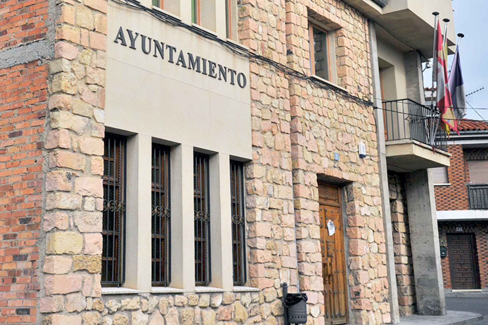Ayuntamiento de La Lastrilla. / 
 KAMARERO