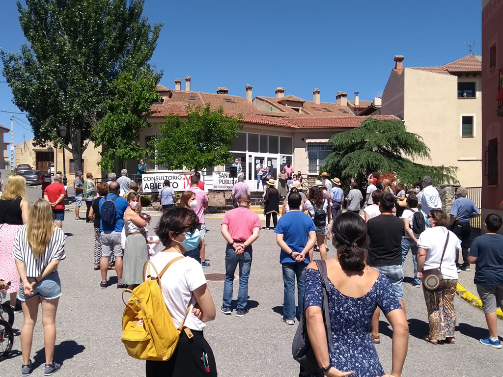 Los vecinos ya protestaron en junio por la falta de un médico. /E.A.
