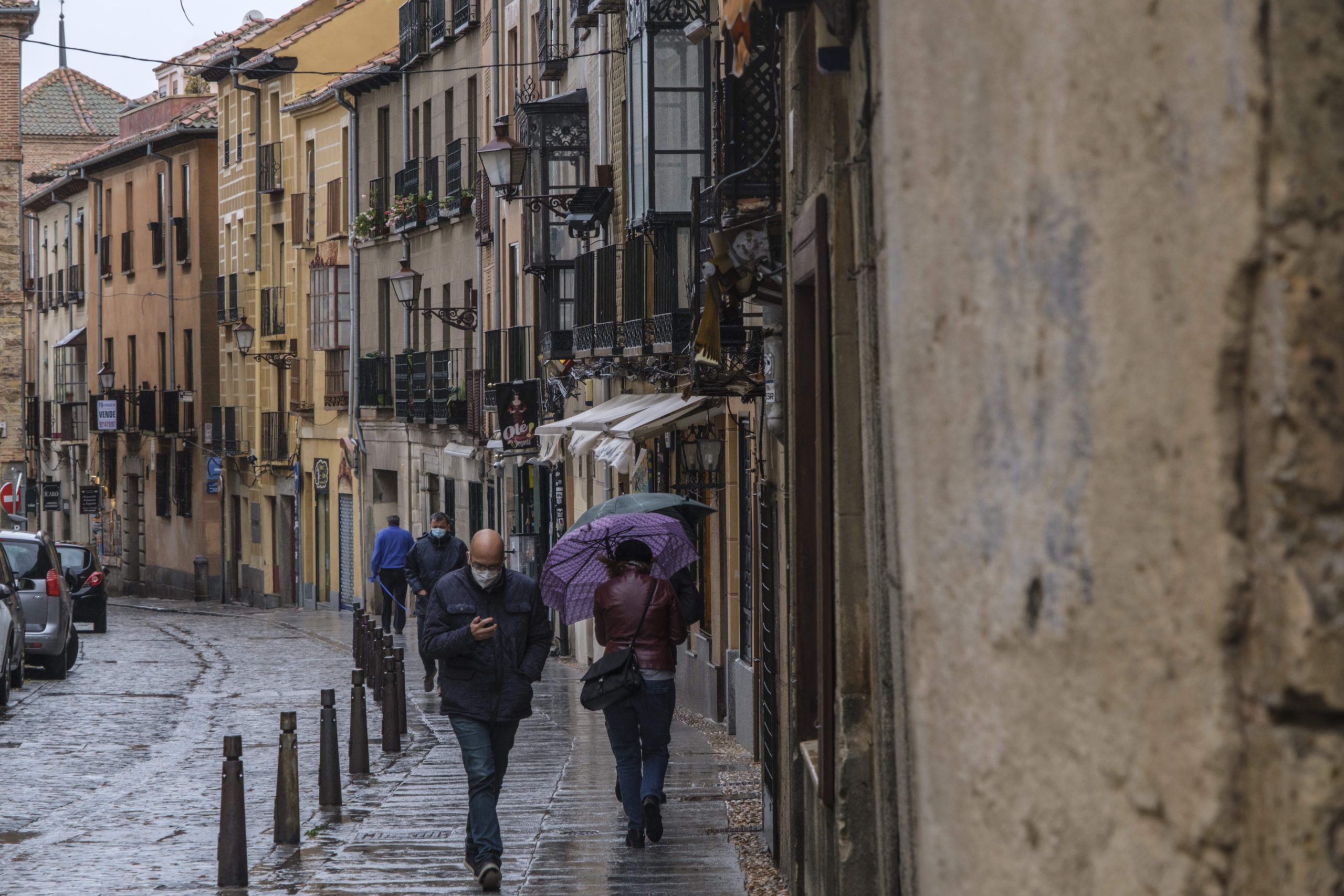 "Alex" se debilita pero deja nieve y temperaturas muy bajas 1 La borrasca 'Alex' ha dejado a su paso lluvia, fuertes vientos y bajas temperaturas. / KAMARERO