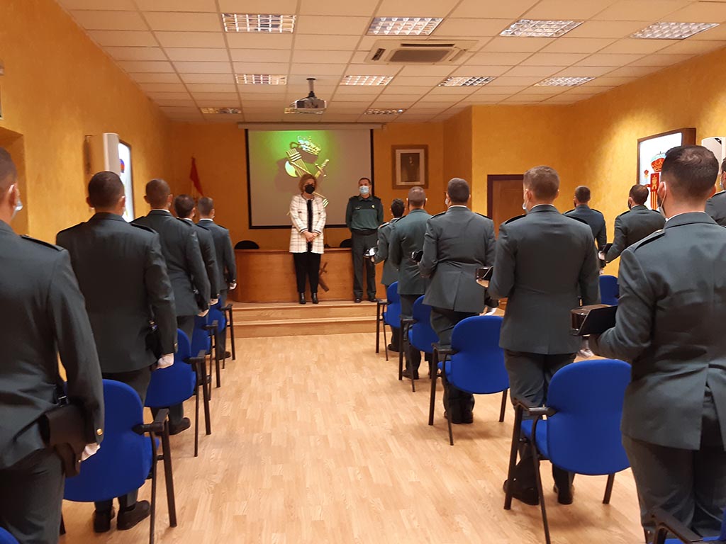 La subdelegada del Gobierno, Lirio Martín, ha recibido hoy a los agentes. / E.A