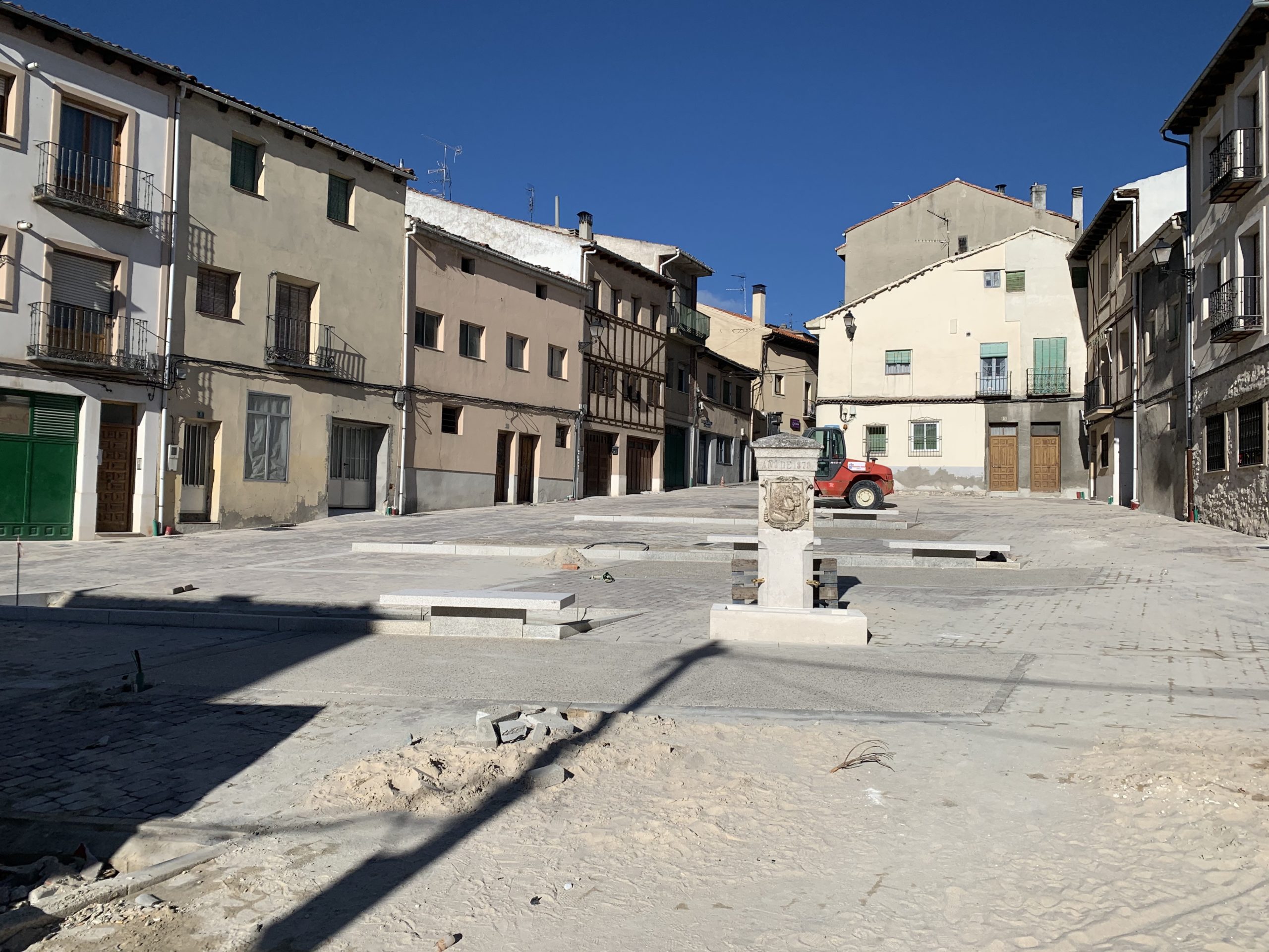 3 plaza d ela cruz obras scaled