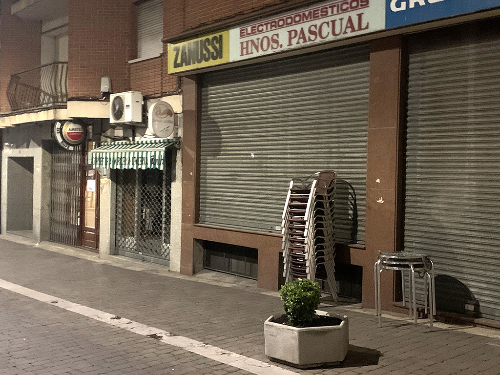 Una de las calles de Cuéllar de madrugada. /C.N.