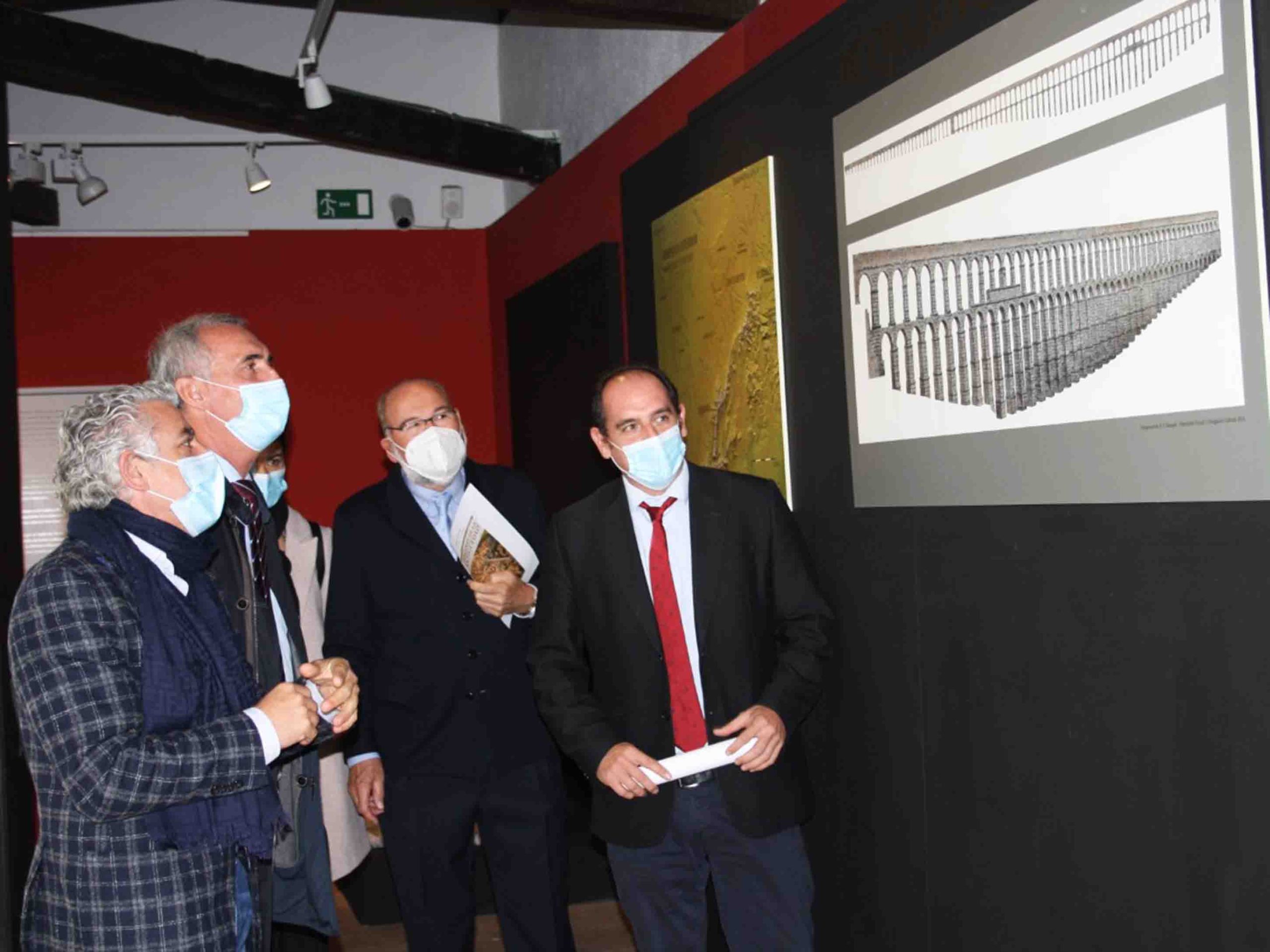 El Museo de Segovia propone un viaje a través de recreaciones gráficas de la arquitectura romana en la provincia en la exposición ‘Imágenes de la Antigüedad’. / EL ADELANTADO