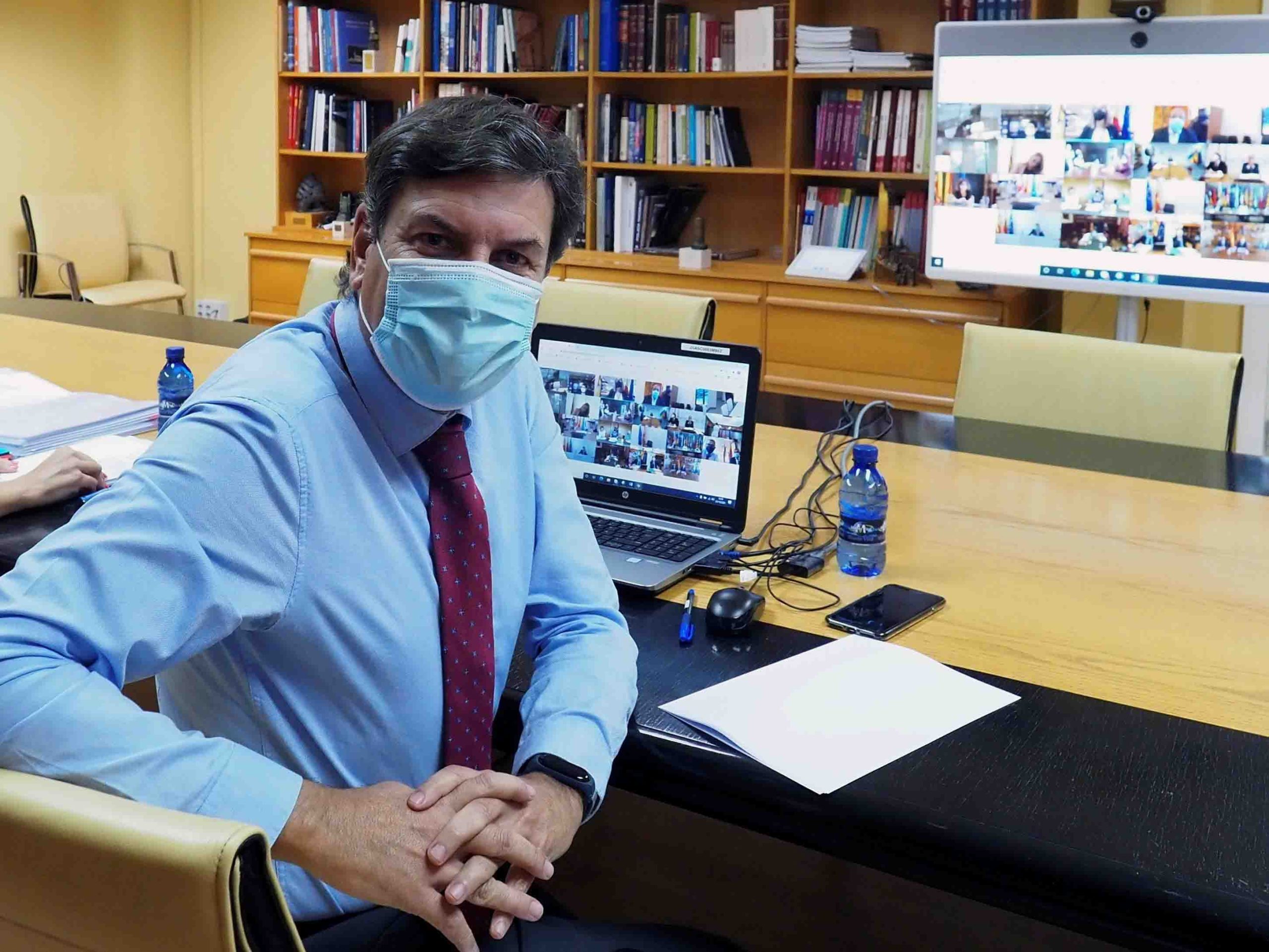 El consejero de Economía y Hacienda, Carlos Fernández Carriedo, durante una reunión del Consejo de Política Fiscal y Financiera en plena fase de elaboración del proyecto de ley de Presupuestos de la Comunidad para 2021. EFE/R.GARCÍA