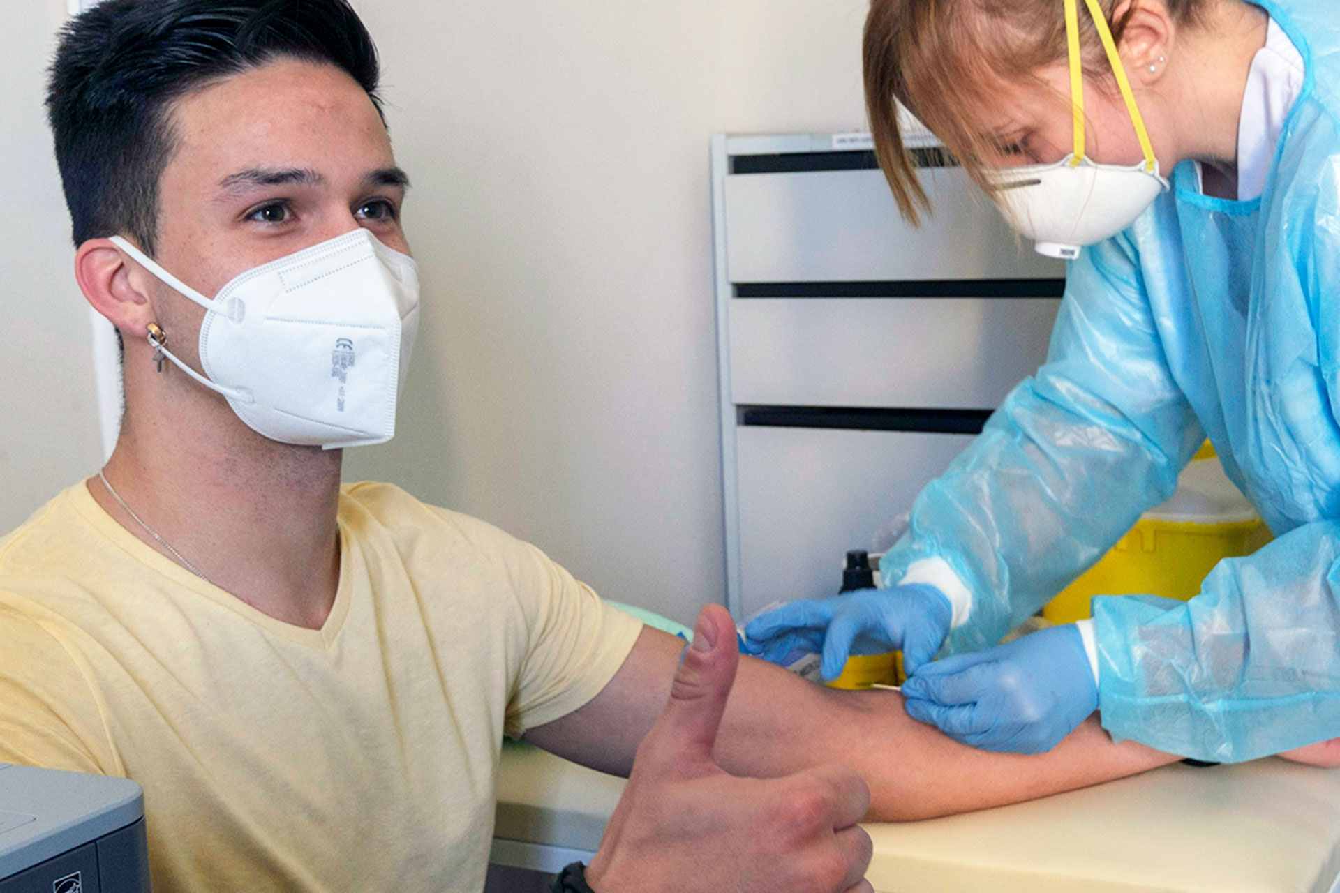 Christian, en un test serológico que se realizó la Segoviana antes del play off de ascenso./ KAMARERO